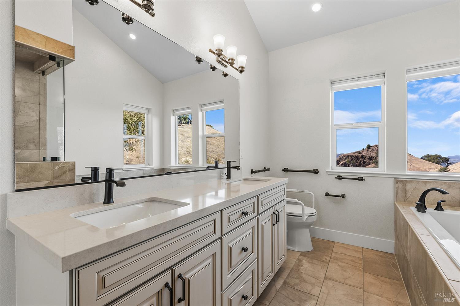 1475 Los Alamos Road Santa Rosa CA 95409