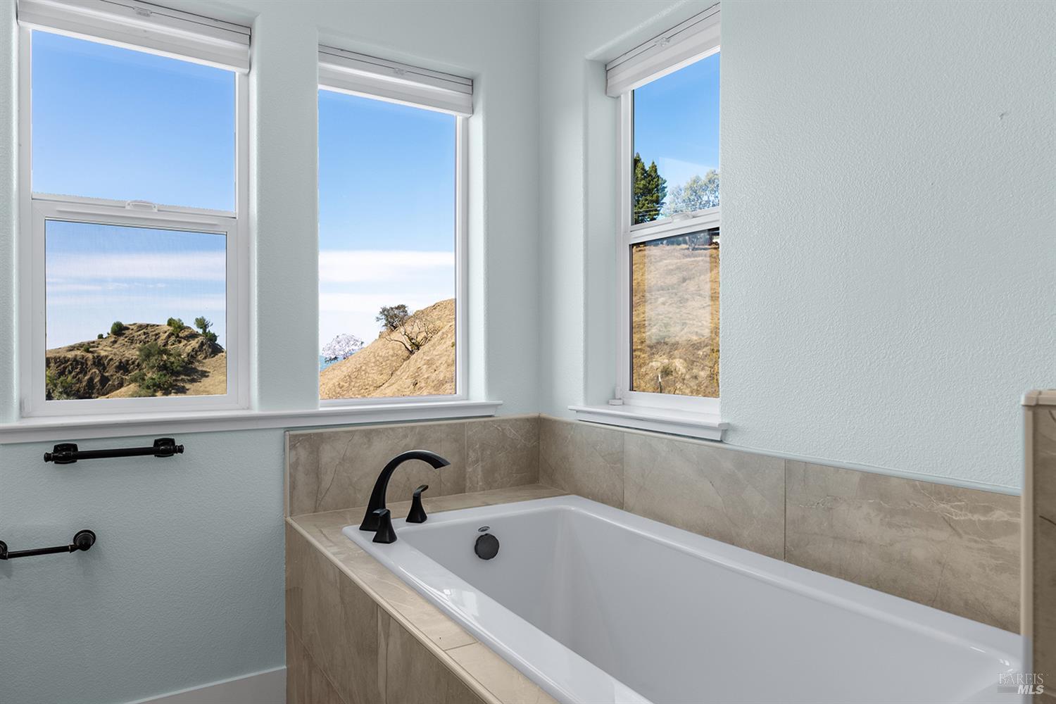 1475 Los Alamos Road Santa Rosa CA 95409