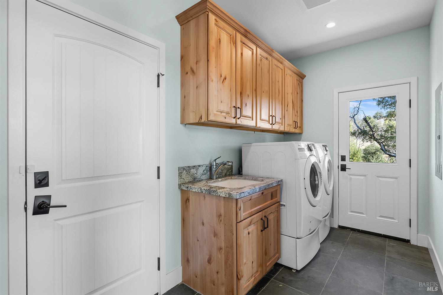 1475 Los Alamos Road Santa Rosa CA 95409