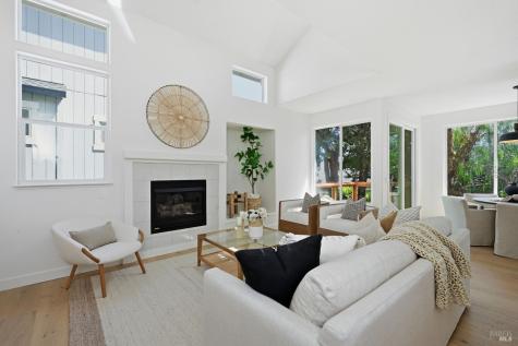 5682 Raters Drive Santa Rosa CA 95409