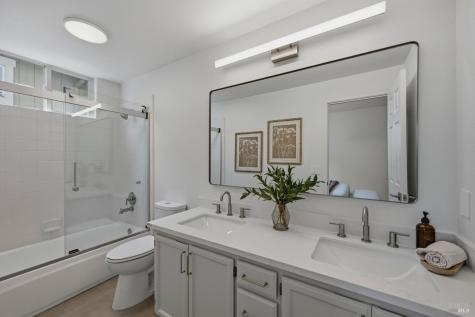 5682 Raters Drive Santa Rosa CA 95409