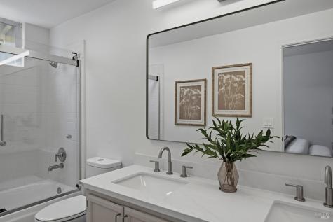 5682 Raters Drive Santa Rosa CA 95409