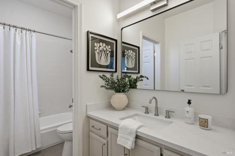 5682 Raters Drive Santa Rosa CA 95409