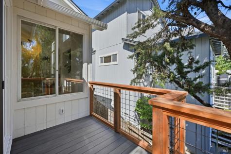 5682 Raters Drive Santa Rosa CA 95409