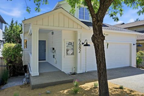 5682 Raters Drive Santa Rosa CA 95409