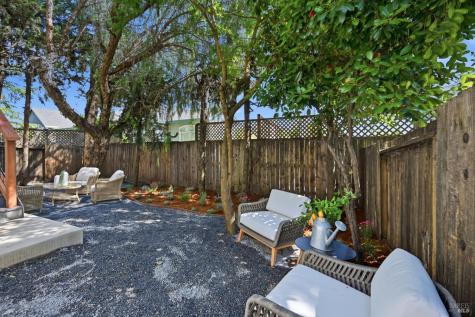 5682 Raters Drive Santa Rosa CA 95409