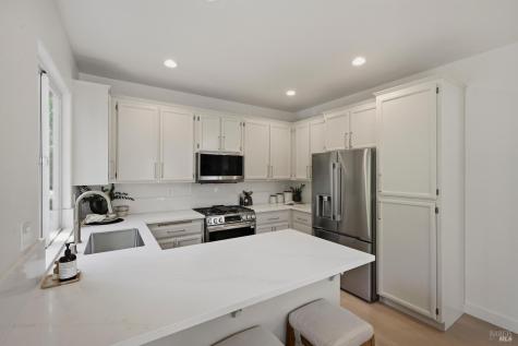 5682 Raters Drive Santa Rosa CA 95409