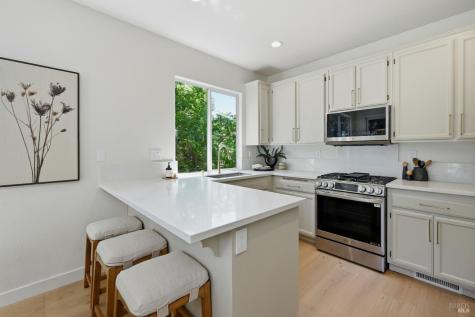 5682 Raters Drive Santa Rosa CA 95409
