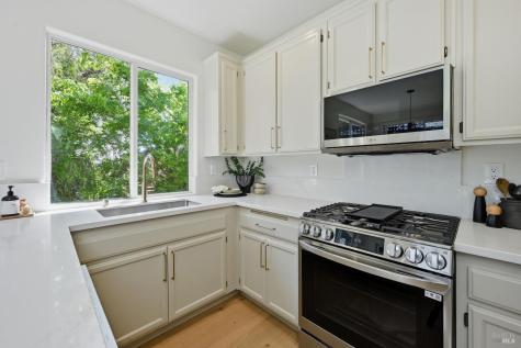 5682 Raters Drive Santa Rosa CA 95409