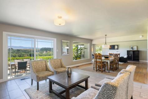 3025 W Dry Creek Road Healdsburg CA 95448