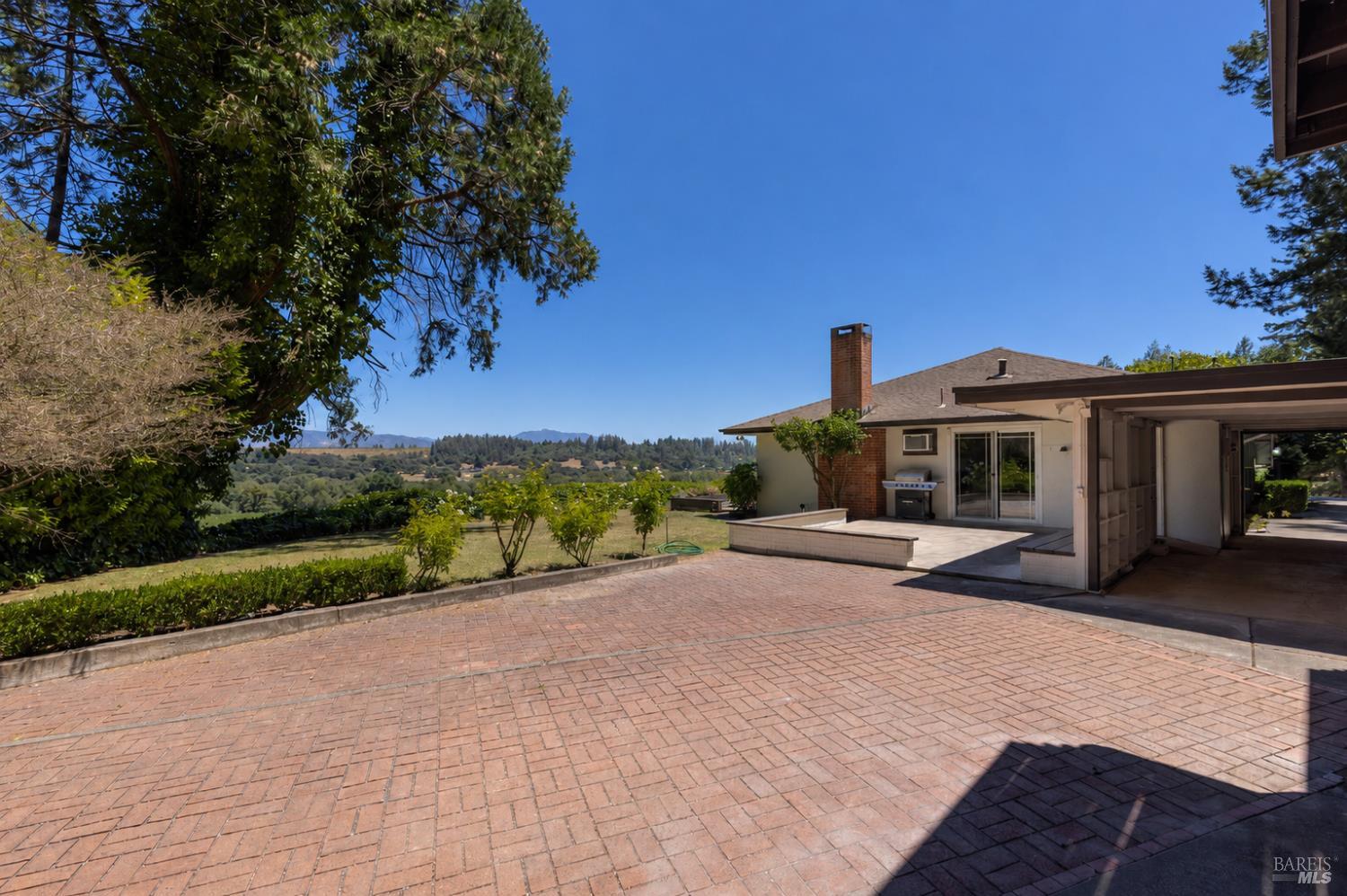3025 W Dry Creek Road Healdsburg CA 95448