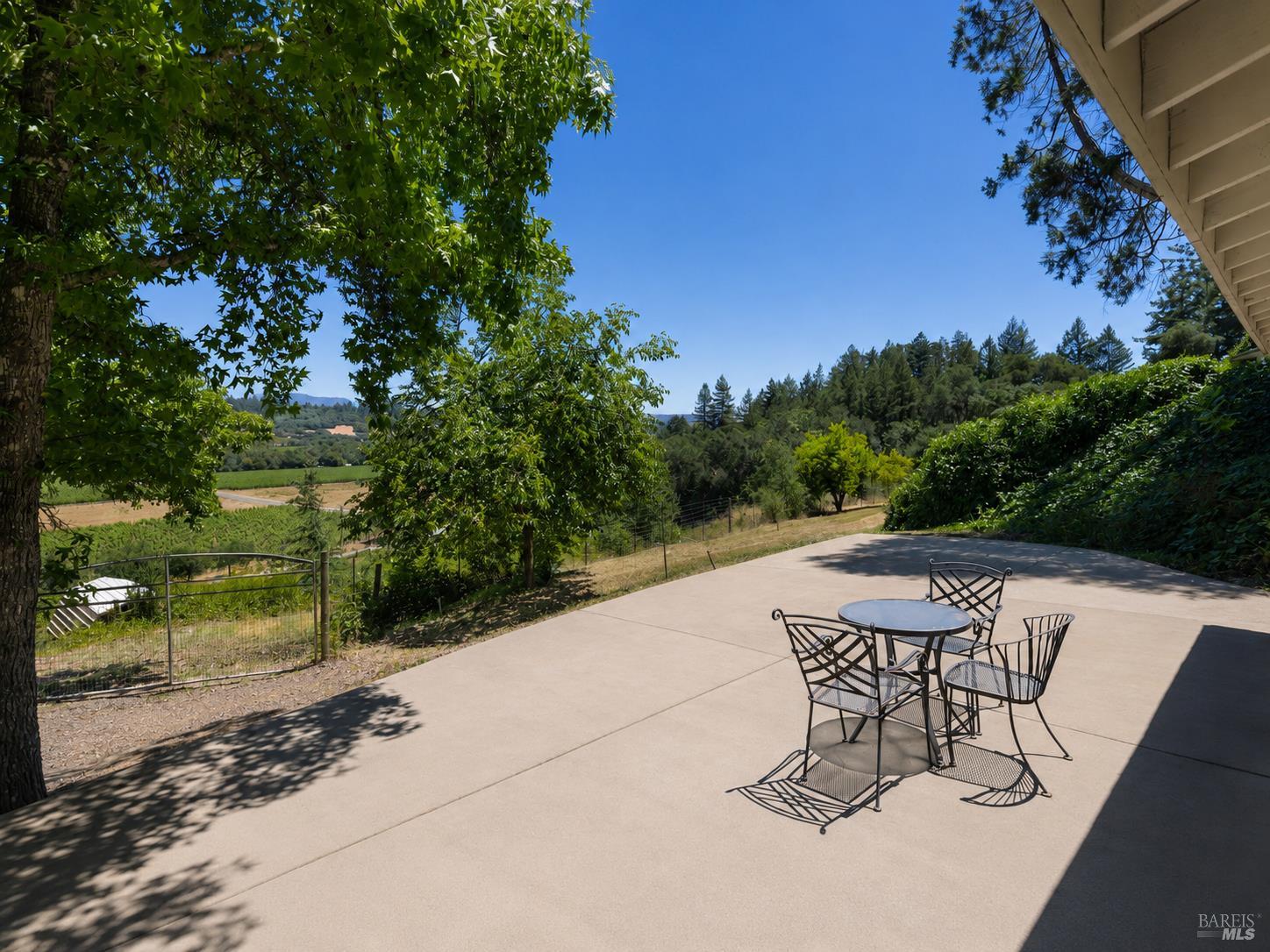 3025 W Dry Creek Road Healdsburg CA 95448