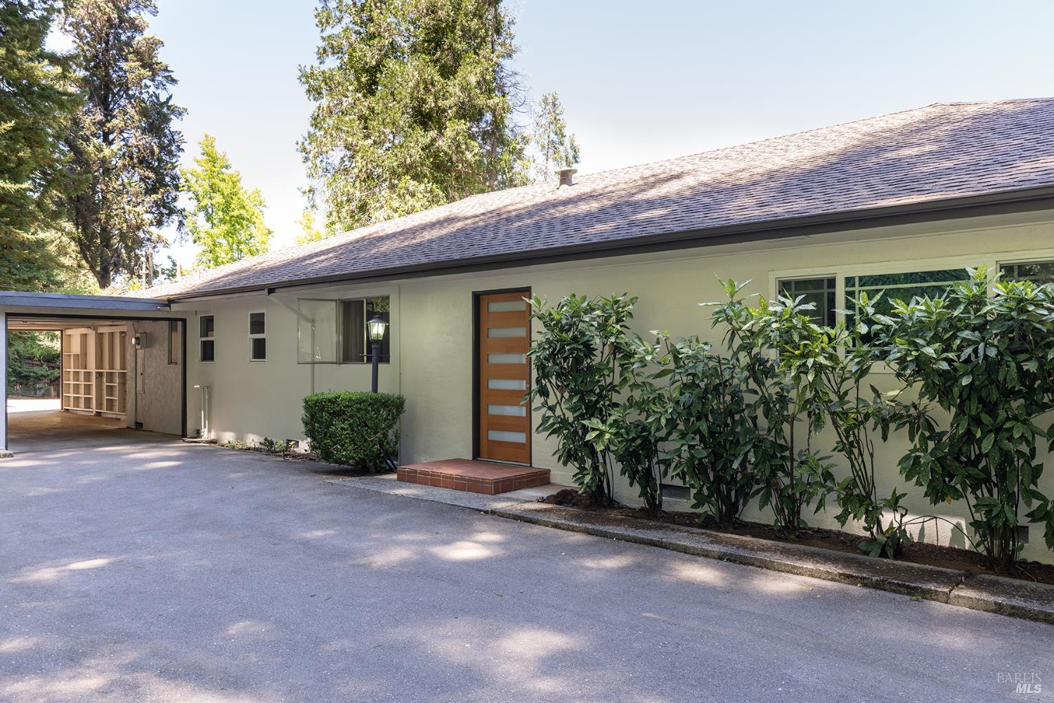 3025 W Dry Creek Road Healdsburg CA 95448