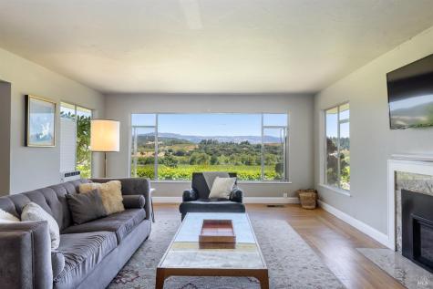 3025 W Dry Creek Road Healdsburg CA 95448