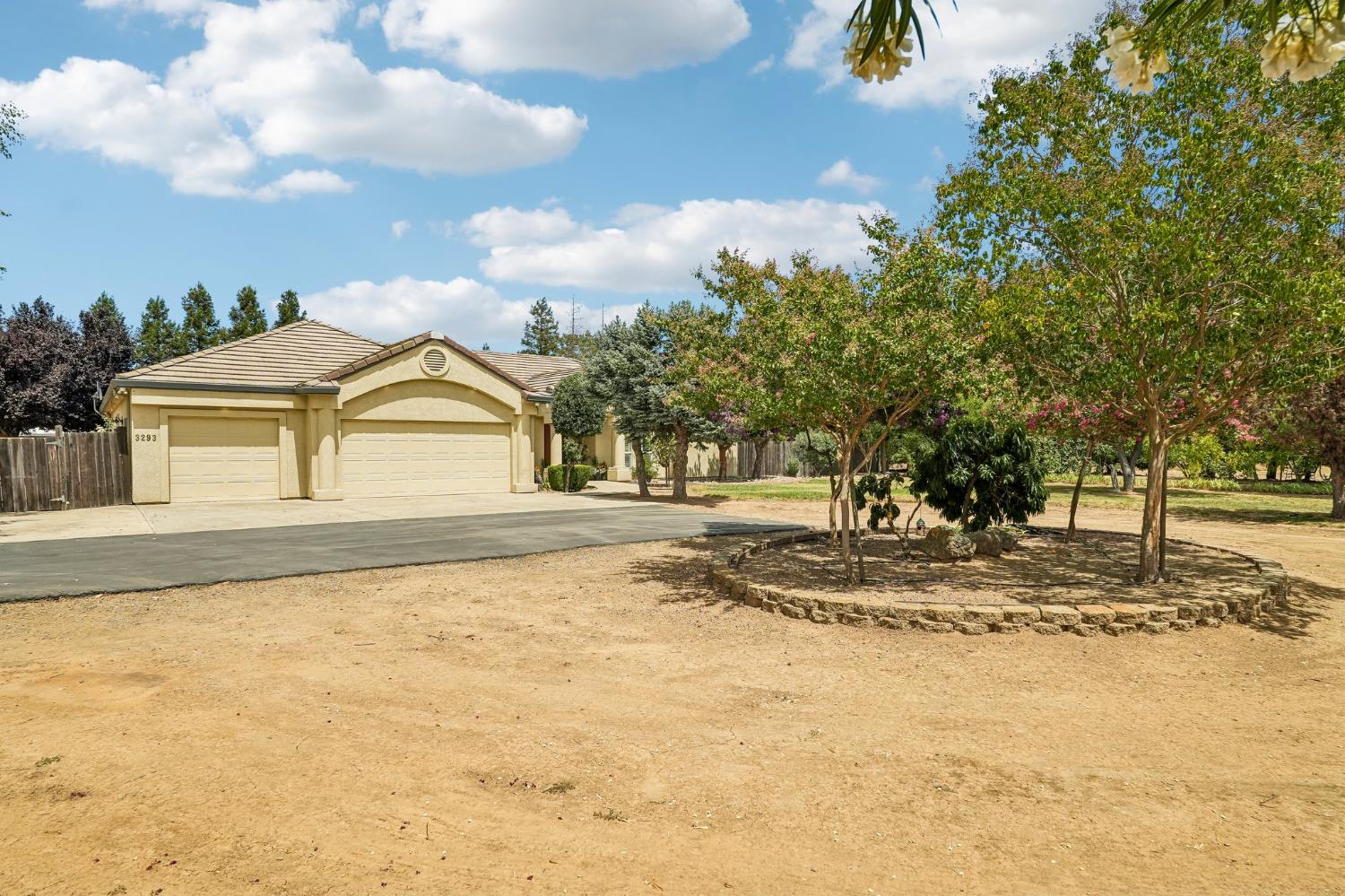 3293 E Woodson Avenue Acampo CA 95220