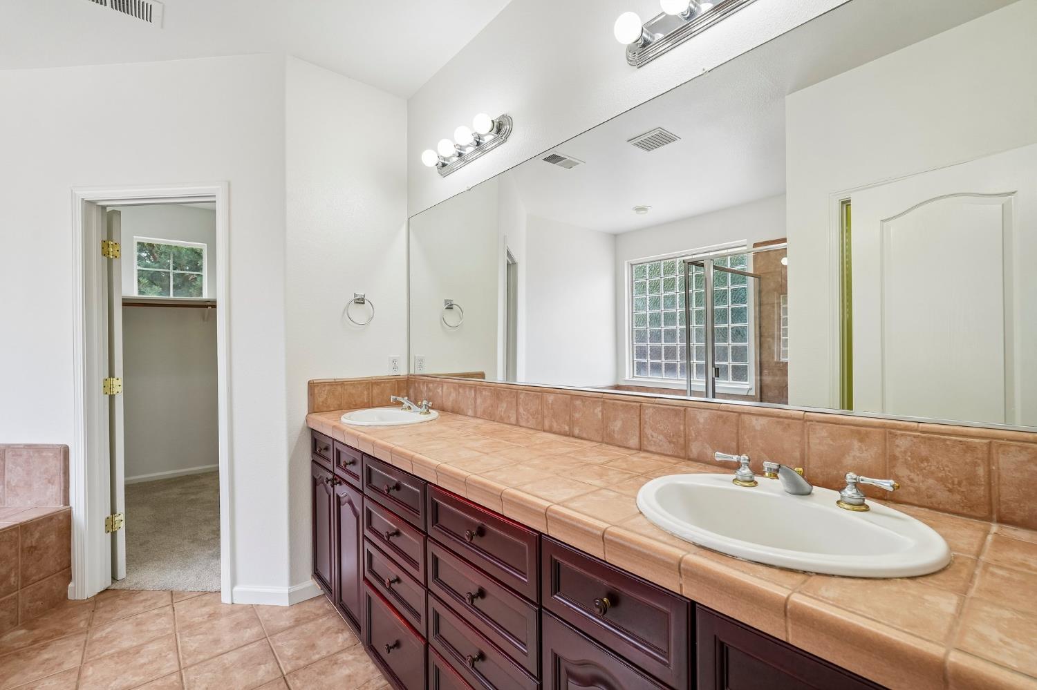 3293 E Woodson Avenue Acampo CA 95220