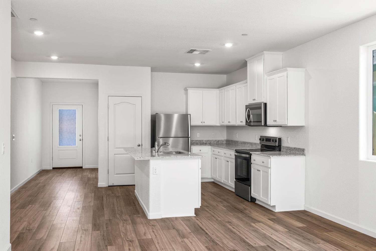 4504 Santa Fe Street Riverbank CA 95367