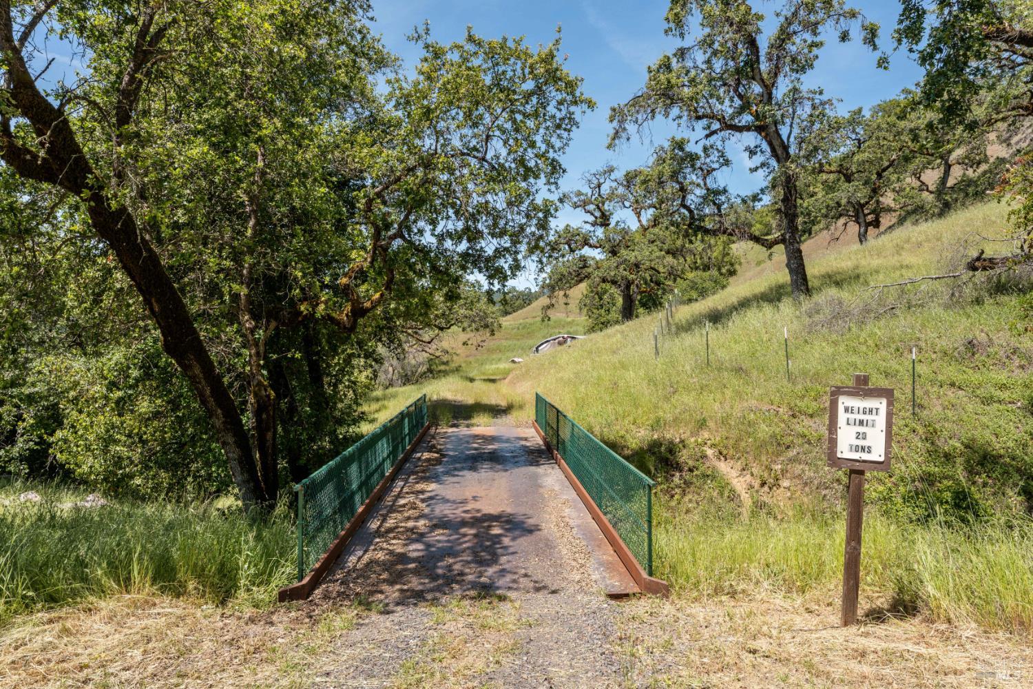 14590 Ridgeview Road Willits CA 95490