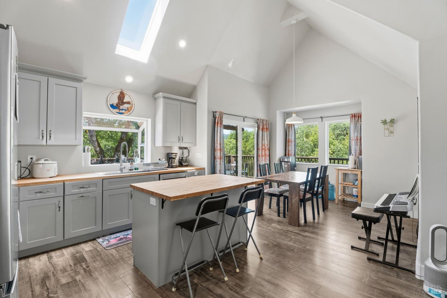 14590 Ridgeview Road Willits CA 95490