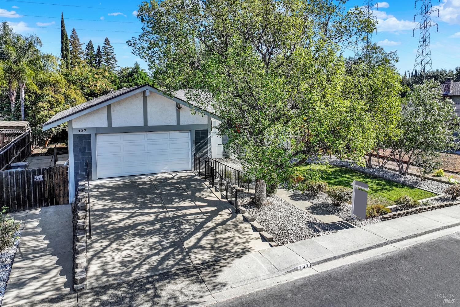 137 Seneca Way Vacaville CA 95688