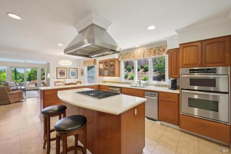 230 Corte Del Cerro Novato CA 94949