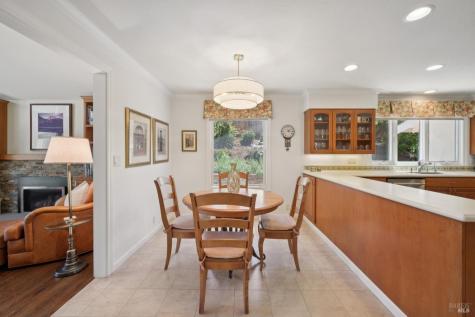230 Corte Del Cerro Novato CA 94949