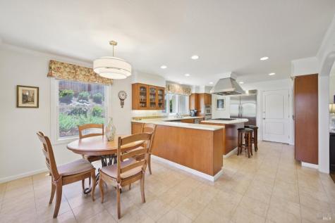 230 Corte Del Cerro Novato CA 94949