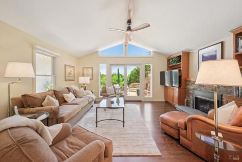 230 Corte Del Cerro Novato CA 94949