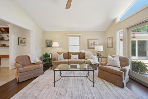 230 Corte Del Cerro Novato CA 94949
