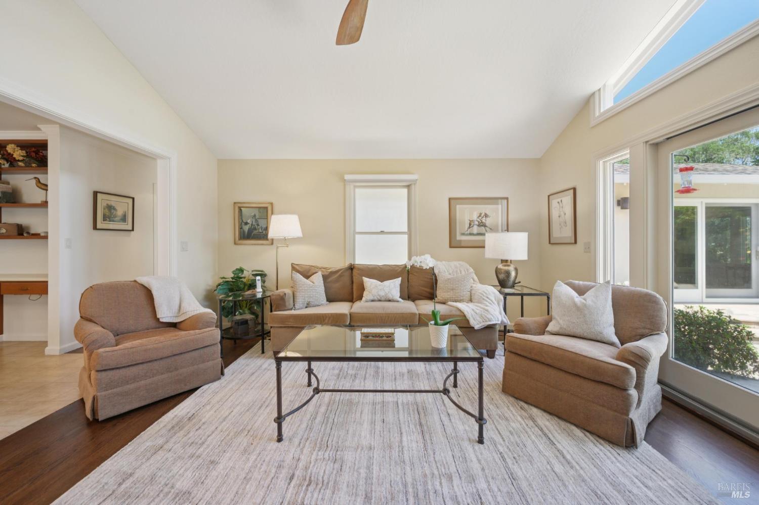 230 Corte Del Cerro Novato CA 94949