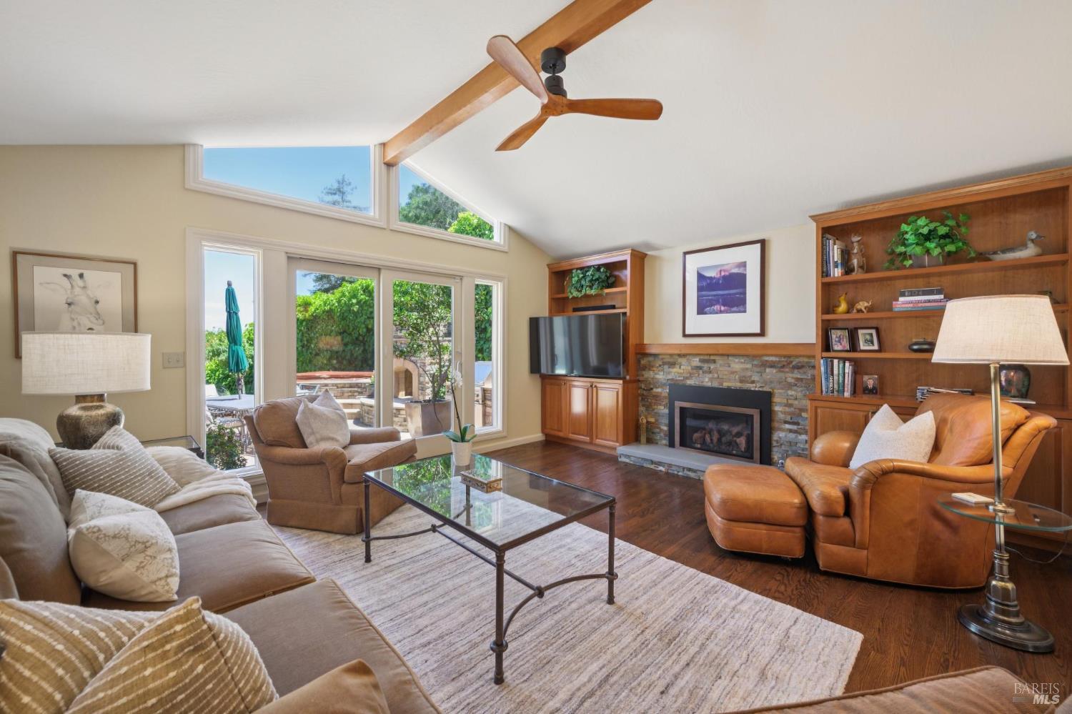 230 Corte Del Cerro Novato CA 94949