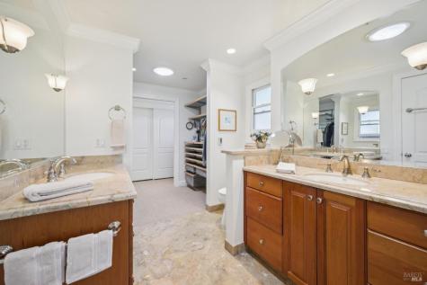 230 Corte Del Cerro Novato CA 94949
