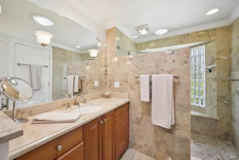 230 Corte Del Cerro Novato CA 94949