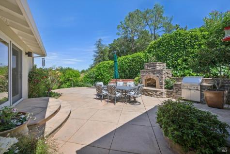 230 Corte Del Cerro Novato CA 94949