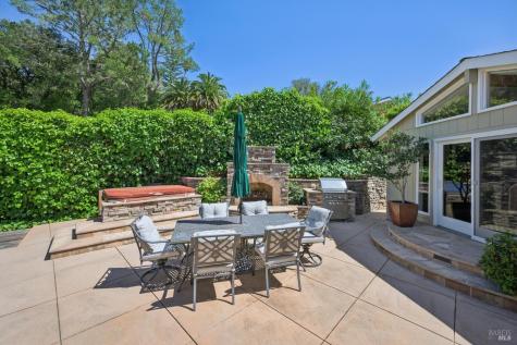 230 Corte Del Cerro Novato CA 94949
