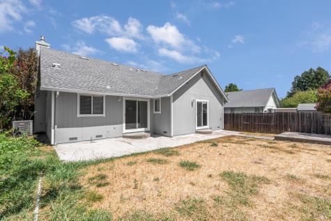 131 William Circle Cloverdale CA 95425