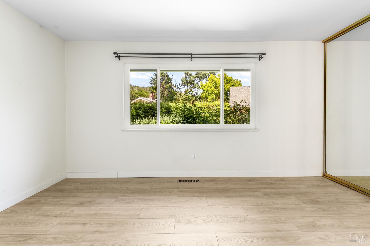 447 Meadowgreen Drive Santa Rosa CA 95409