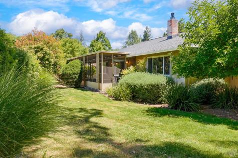 447 Meadowgreen Drive Santa Rosa CA 95409