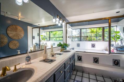1412 Quail Court Santa Rosa CA 95404