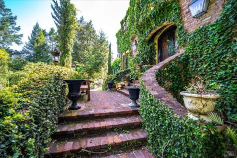 1412 Quail Court Santa Rosa CA 95404