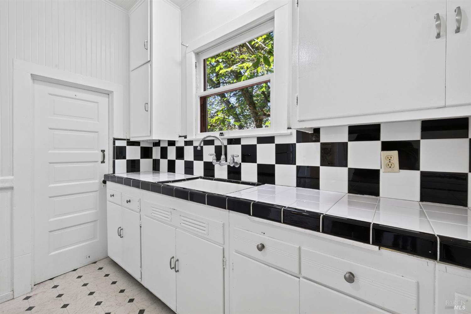 105 Garden Street Santa Rosa CA 95401