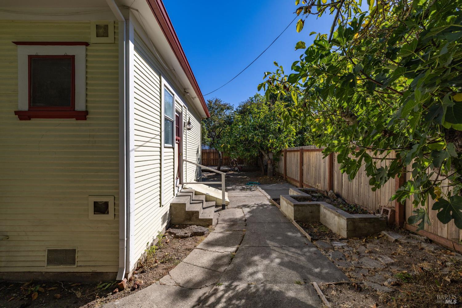 105 Garden Street Santa Rosa CA 95401
