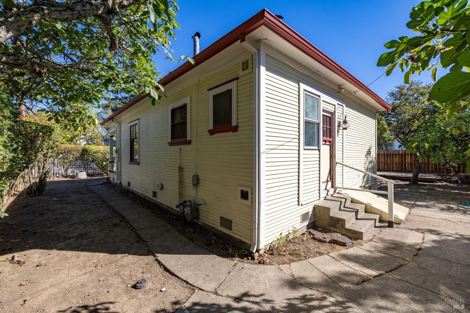 105 Garden Street Santa Rosa CA 95401