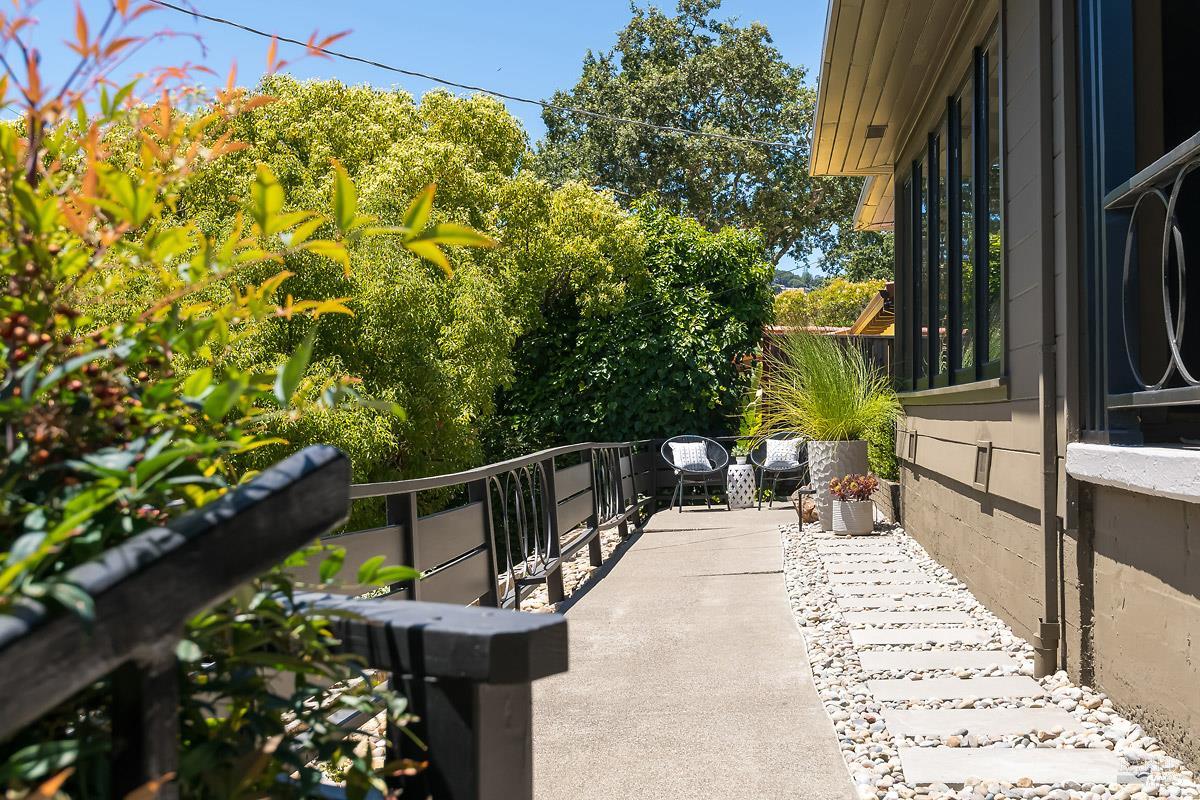11 Sun View Avenue San Anselmo CA 94960
