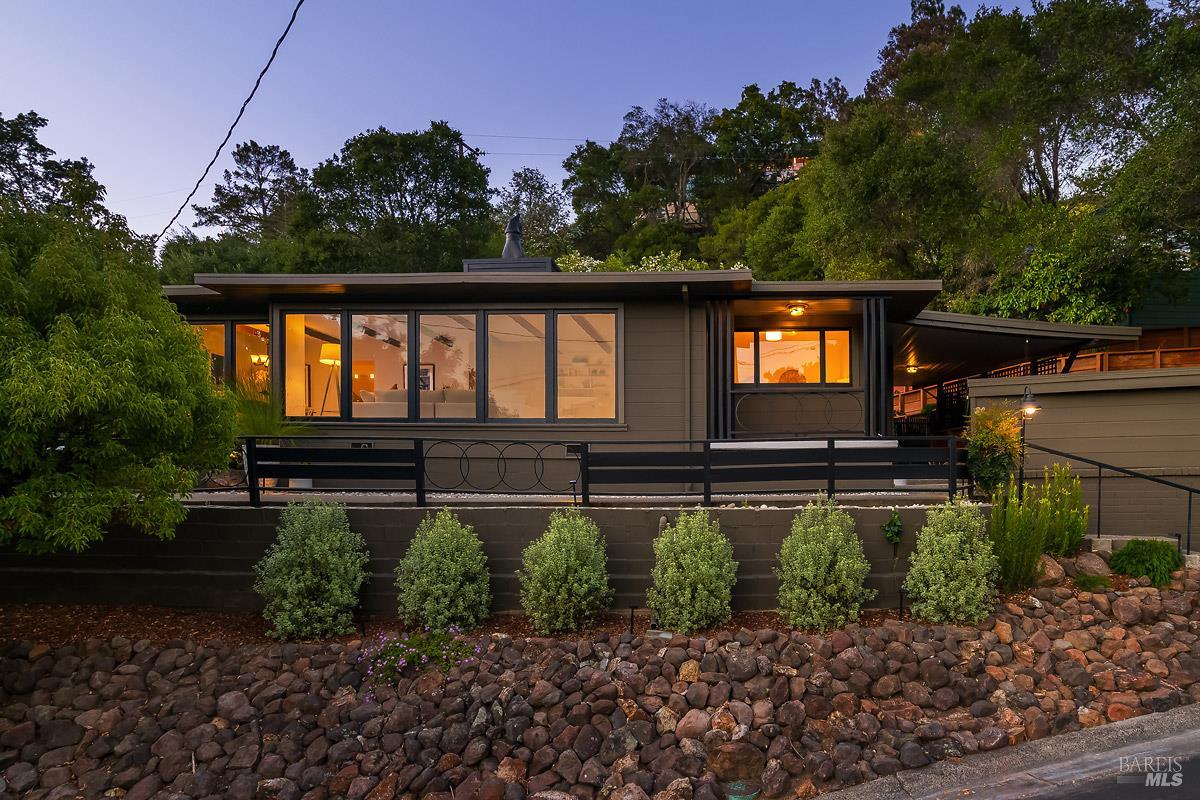 11 Sun View Avenue San Anselmo CA 94960