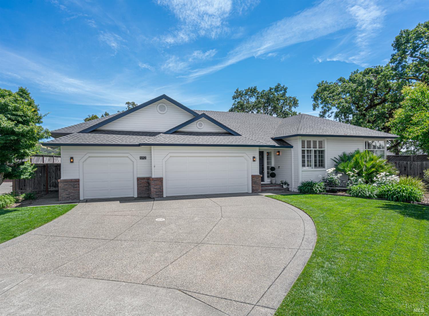 592 Peppertree Drive Windsor CA 95492