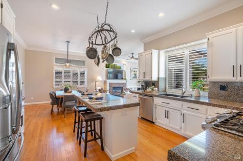 592 Peppertree Drive Windsor CA 95492