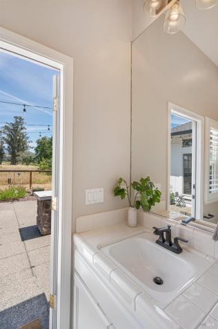 592 Peppertree Drive Windsor CA 95492
