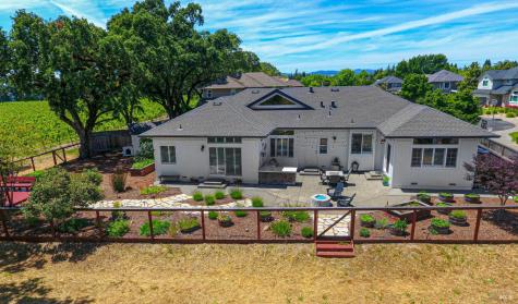 592 Peppertree Drive Windsor CA 95492