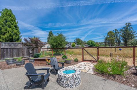 592 Peppertree Drive Windsor CA 95492